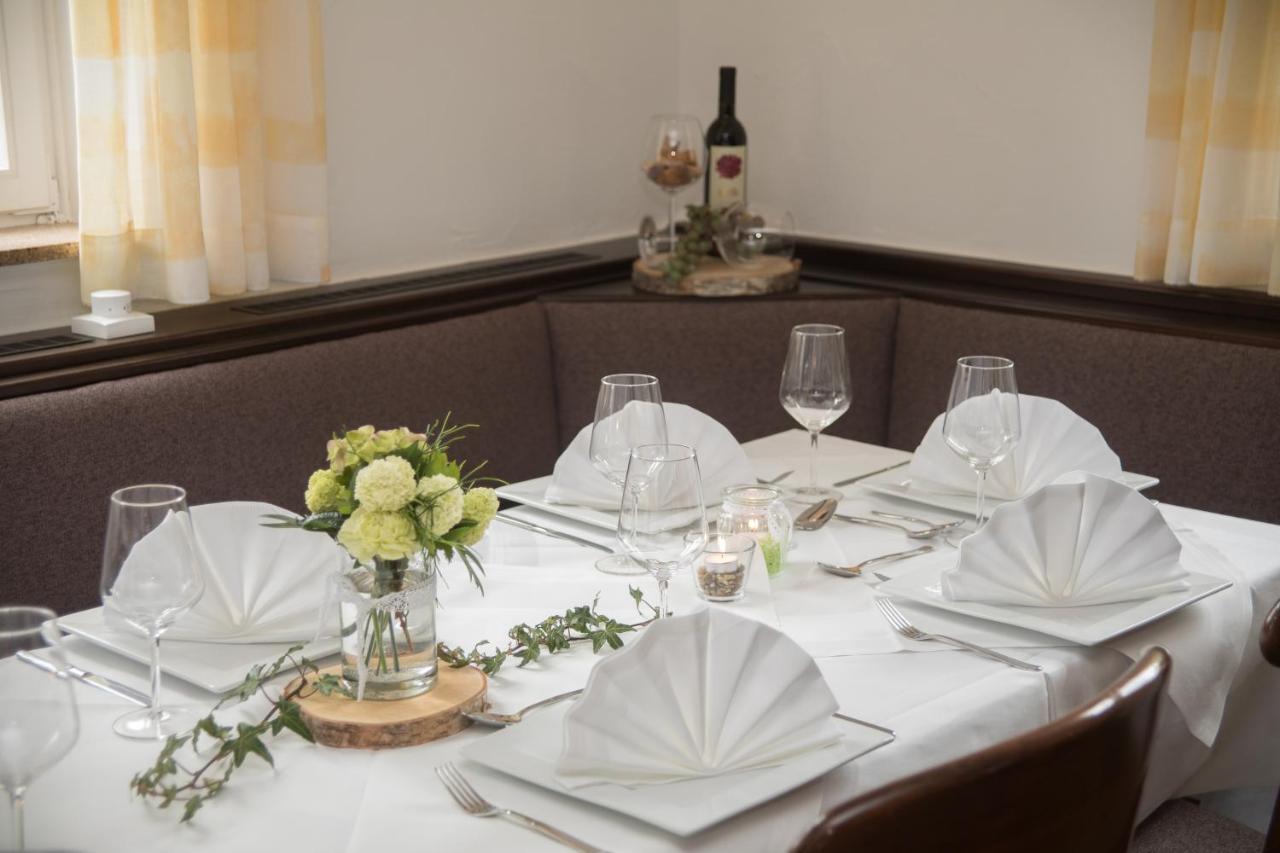 Landgasthof-Hotel Zur Linde Großenlüder エクステリア 写真