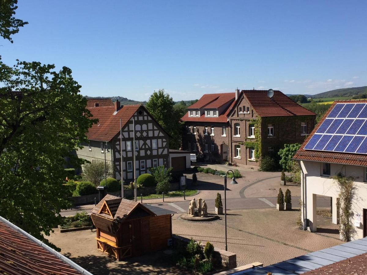 Landgasthof-Hotel Zur Linde Großenlüder エクステリア 写真